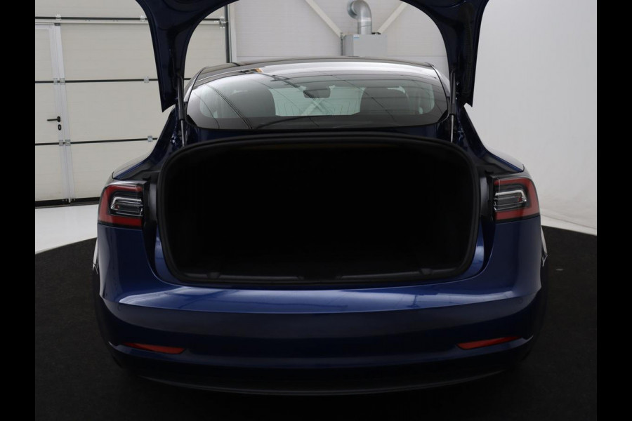 Tesla Model 3 Performance AWD 75 kWh | Traffic-Aware Cruise control | Leder | Lichtmetaal 20'' | Achterbank verwarming | Park assist | Climate control