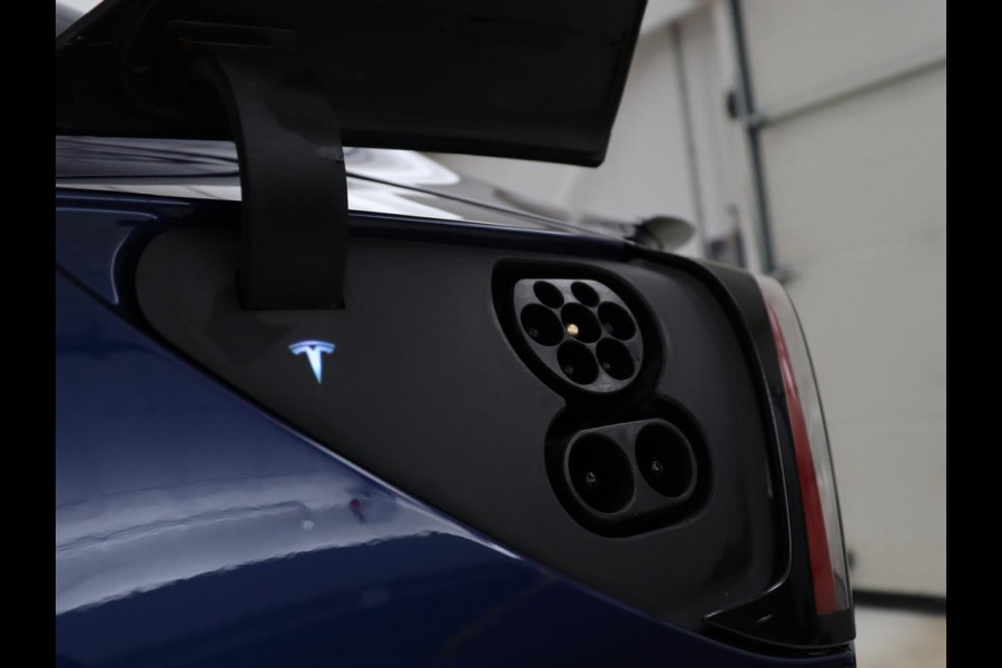 Tesla Model 3 Performance AWD 75 kWh | Traffic-Aware Cruise control | Leder | Lichtmetaal 20'' | Achterbank verwarming | Park assist | Climate control