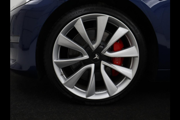 Tesla Model 3 Performance AWD 75 kWh | Traffic-Aware Cruise control | Leder | Lichtmetaal 20'' | Achterbank verwarming | Park assist | Climate control