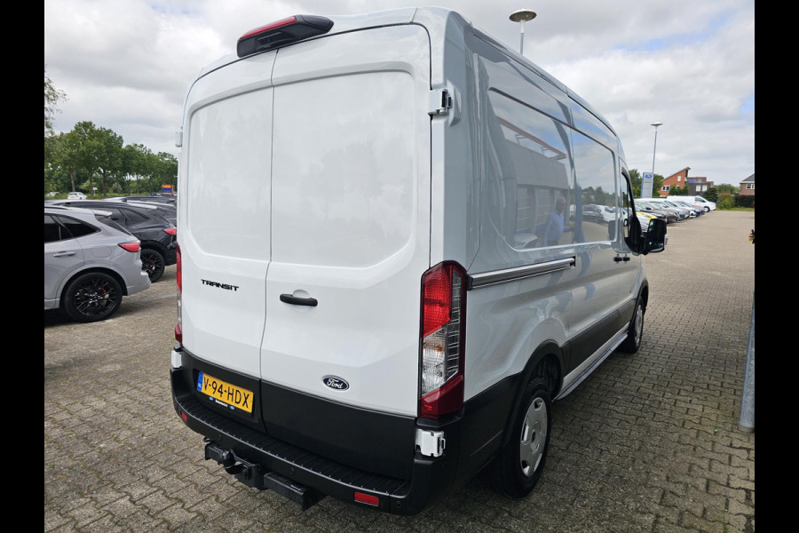 Ford Transit 310 2.0 TDCI L2H2 Trend Achteruitrijcamera | Betimmerde Laadruimte | Trekhaak | Airco | Navigatie | Adaptieve Cruise Control | Stoelverwarming etc.