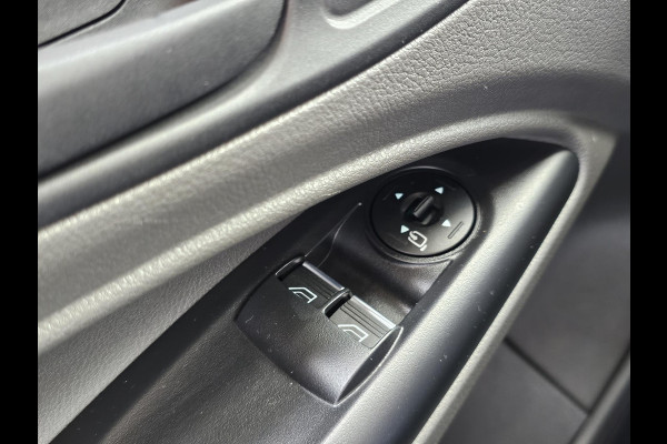 Ford Transit Connect 1.5 EcoBlue L2 Trend 7.260 KM! | Trekhaak | Dubbele Schuifdeur | Navigatie | Achteruitrijcamera | Ramen achter