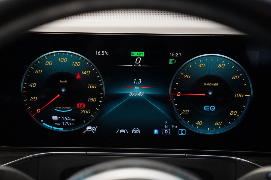 Mercedes-Benz EQC 400 4MATIC AMG Line 80 kWh LED Stoelverw (voor+achter) Widescreen ACC