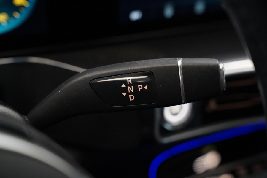 Mercedes-Benz EQC 400 4MATIC AMG Line 80 kWh LED Stoelverw (voor+achter) Widescreen ACC