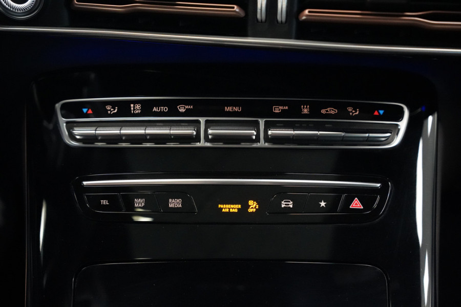 Mercedes-Benz EQC 400 4MATIC AMG Line 80 kWh LED Stoelverw (voor+achter) Widescreen ACC