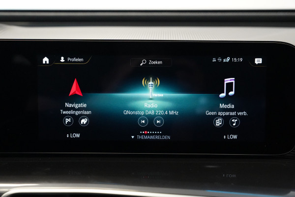 Mercedes-Benz EQC 400 4MATIC AMG Line 80 kWh LED Stoelverw (voor+achter) Widescreen ACC