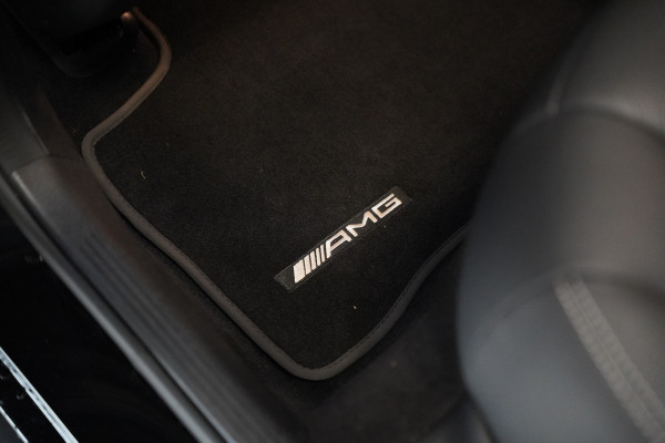 Mercedes-Benz EQC 400 4MATIC AMG Line 80 kWh LED Stoelverw (voor+achter) Widescreen ACC