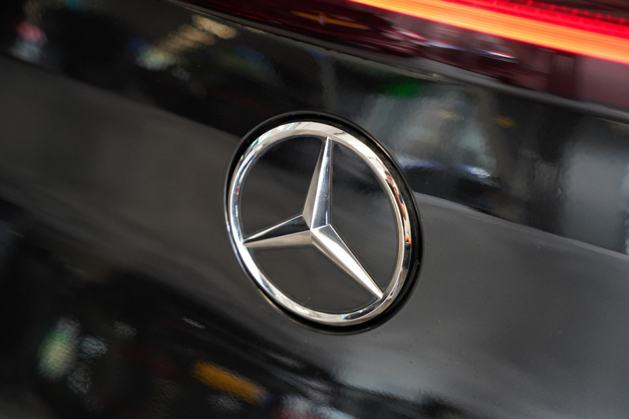 Mercedes-Benz EQC 400 4MATIC AMG Line 80 kWh LED Stoelverw (voor+achter) Widescreen ACC