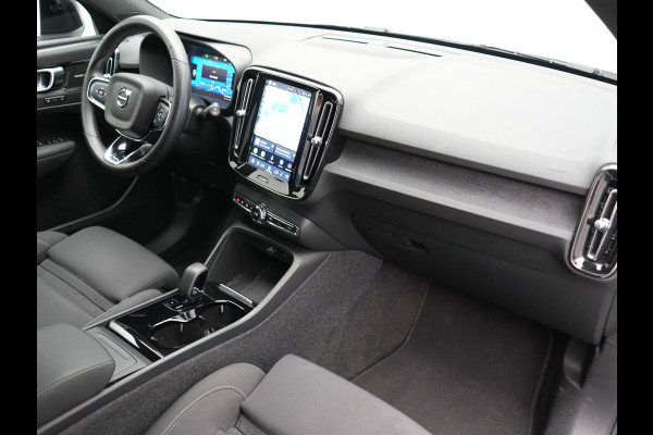 Volvo XC40 Recharge Ultimate 69 kWh 232pk Dealer O.H | Panodak | 360 Camera | Adaptive Cruise | Harman / Kardon | Alcantara Sportstoelen Memory & Verwarmd | BLIS | Keyless | Apple Carplay | Pilot Assist | Stuurverwarming | Google Assistant & Maps | Navigatie | DAB | 19"L.M |