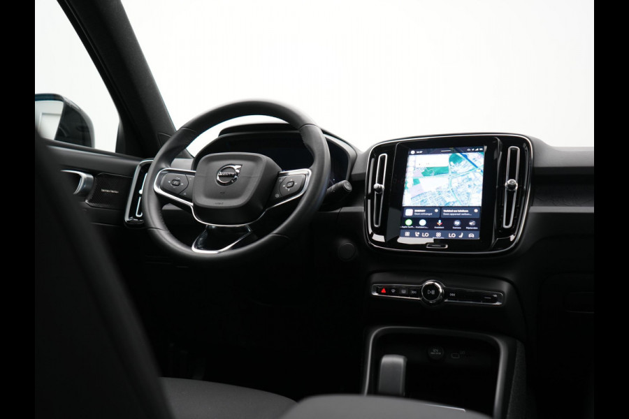 Volvo XC40 Recharge Ultimate 69 kWh 232pk Dealer O.H | Panodak | 360 Camera | Adaptive Cruise | Harman / Kardon | Alcantara Sportstoelen Memory & Verwarmd | BLIS | Keyless | Apple Carplay | Pilot Assist | Stuurverwarming | Google Assistant & Maps | Navigatie | DAB | 19"L.M |