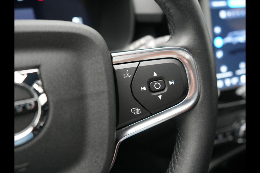Volvo XC40 Recharge Ultimate 69 kWh 232pk Dealer O.H | Panodak | 360 Camera | Adaptive Cruise | Harman / Kardon | Alcantara Sportstoelen Memory & Verwarmd | BLIS | Keyless | Apple Carplay | Pilot Assist | Stuurverwarming | Google Assistant & Maps | Navigatie | DAB | 19"L.M |