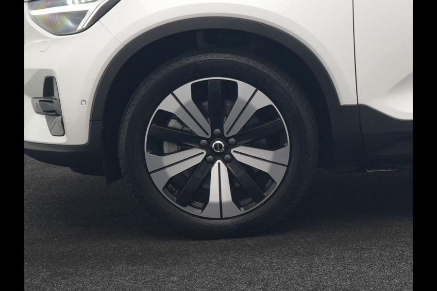 Volvo XC40 Recharge Ultimate 69 kWh 232pk Dealer O.H | Panodak | 360 Camera | Adaptive Cruise | Harman / Kardon | Alcantara Sportstoelen Memory & Verwarmd | BLIS | Keyless | Apple Carplay | Pilot Assist | Stuurverwarming | Google Assistant & Maps | Navigatie | DAB | 19"L.M |