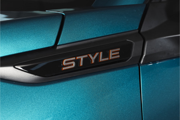 Peugeot 2008 1.2 Hybrid 136 Style | Cruise | PDC | App. Connect | ECC | LM 16" | 8066