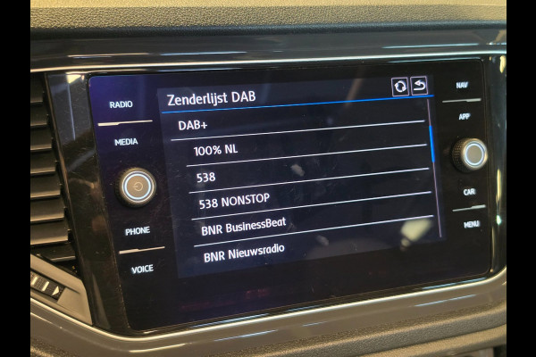 Volkswagen T-Roc 1.5 TSI Sport Business l Led l Pano l Virtual l DAB l Carplay