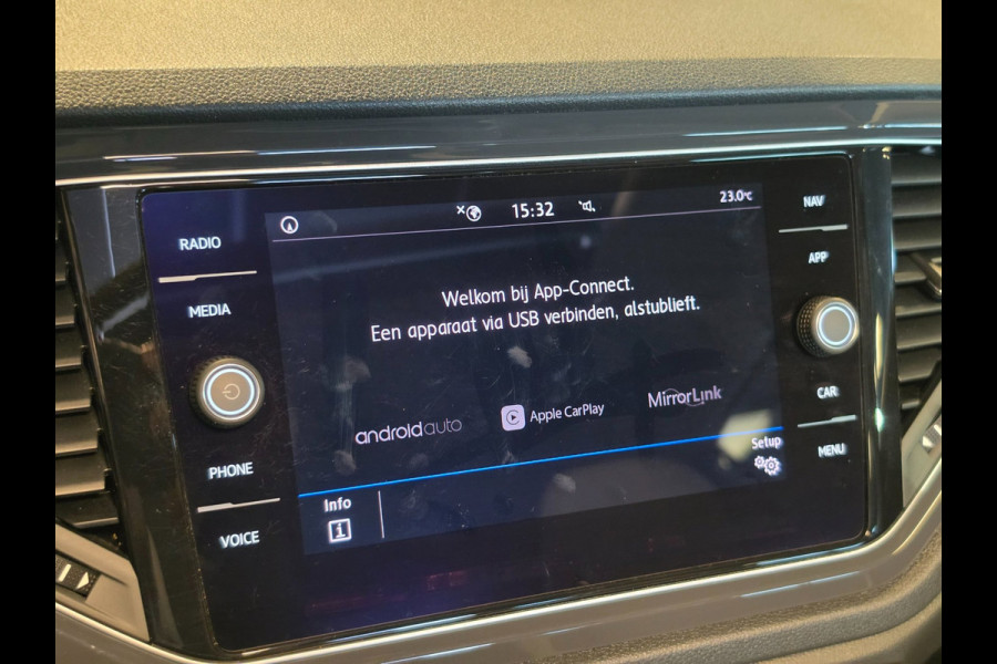 Volkswagen T-Roc 1.5 TSI Sport Business l Led l Pano l Virtual l DAB l Carplay