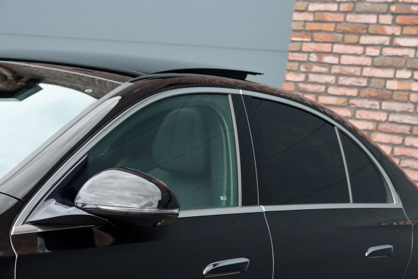Mercedes-Benz E-Klasse 450 d 4MATIC AMG Line | Hyperscreen | Luchtvering | Achterasbesturing | Standkachel | Nappa Leder | Stoelventilatie | Trekhaak | Distronic+ | HUD | Massage | 3D-Display |