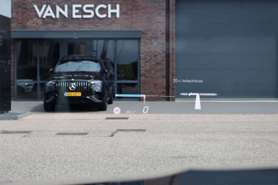 Mercedes-Benz E-Klasse 450 d 4MATIC AMG Line | Hyperscreen | Luchtvering | Achterasbesturing | Standkachel | Nappa Leder | Stoelventilatie | Trekhaak | Distronic+ | HUD | Massage | 3D-Display |