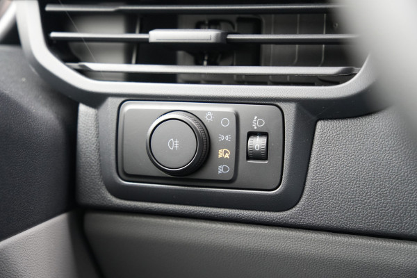 Ford Transit Custom 320 2.0 TDCI L2H1 Trend 136pk - INCLUSIEF BPM - 2x Schuif - Achterklep - LED - Carplay - Stoelverwarming - Rijklaar