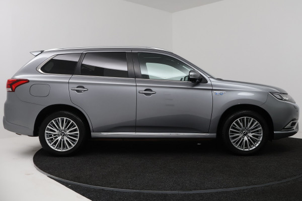 Mitsubishi Outlander 2.4 PHEV Instyle (PANORAMADAK, NAVIGATIE, STOEL-/STUURVERWARMING, 360 CAMERA, TREKHAAK, ADAPTIEVE CRUISE)