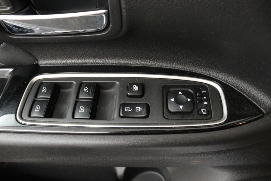Mitsubishi Outlander 2.4 PHEV Instyle (PANORAMADAK, NAVIGATIE, STOEL-/STUURVERWARMING, 360 CAMERA, TREKHAAK, ADAPTIEVE CRUISE)