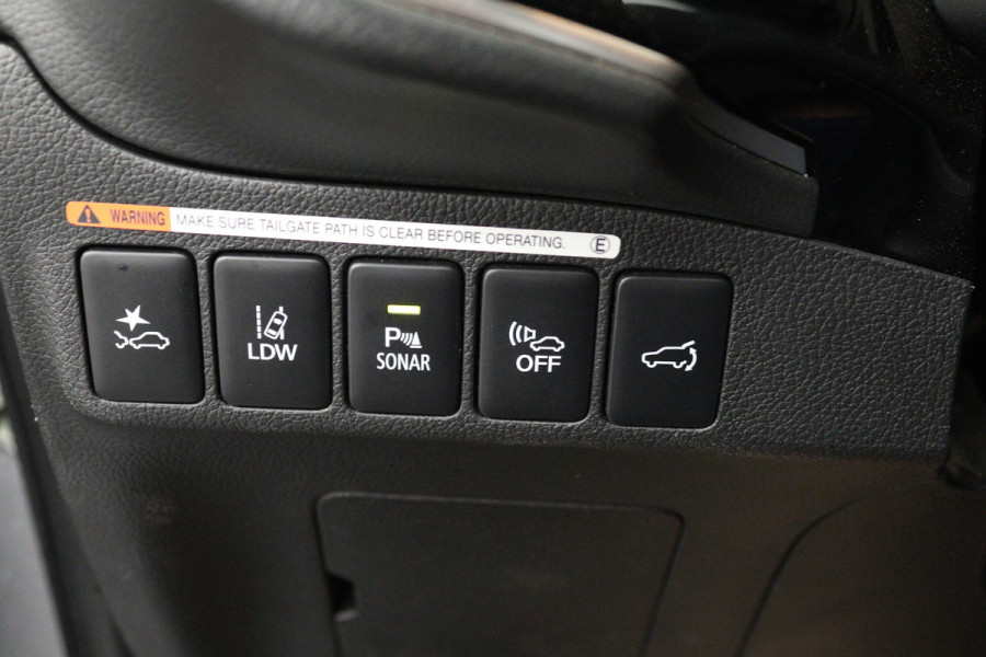 Mitsubishi Outlander 2.4 PHEV Instyle (PANORAMADAK, NAVIGATIE, STOEL-/STUURVERWARMING, 360 CAMERA, TREKHAAK, ADAPTIEVE CRUISE)