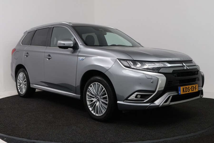 Mitsubishi Outlander 2.4 PHEV Instyle (PANORAMADAK, NAVIGATIE, STOEL-/STUURVERWARMING, 360 CAMERA, TREKHAAK, ADAPTIEVE CRUISE)