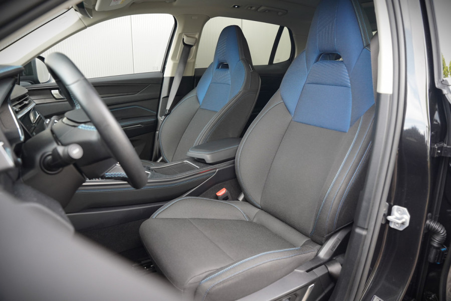 Lynk & Co 01 1.5 | Panoramadak | Stoelverwarming | Keyless | Apple Carplay | Memory Seat | Adaptive Cruise Control | Infinity | Navigatie | 360 Camera | Parkeersensoren | Ambiance Verlichting | SOH 94,2%