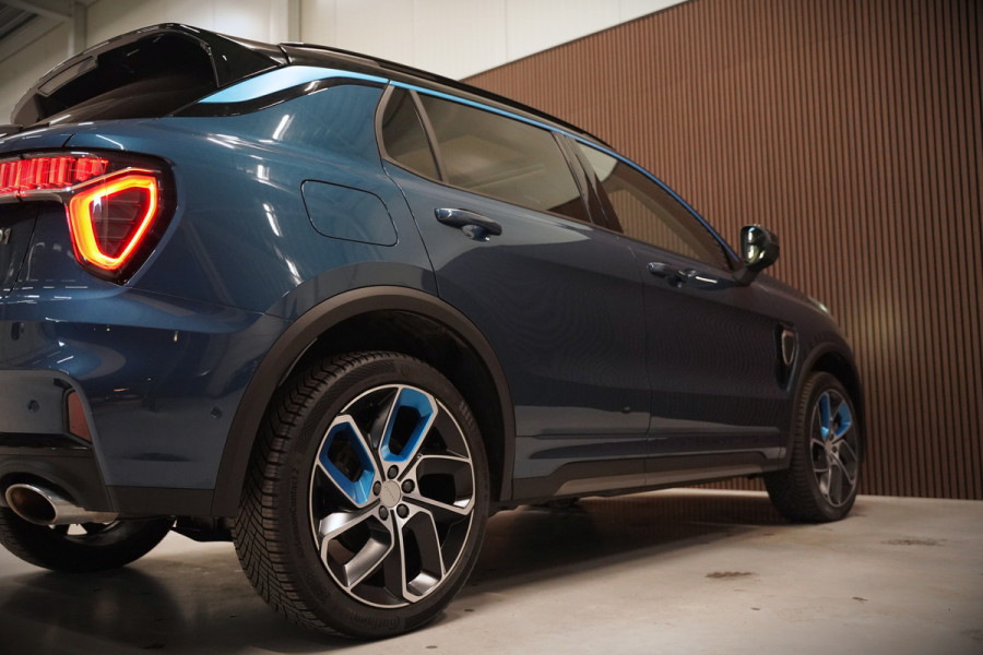 Lynk & Co 01 1.5 | Panoramadak | Stoelverwarming | Keyless | Apple Carplay | Memory Seat | Adaptive Cruise Control | Infinity | Navigatie | 360 Camera | Parkeersensoren | Ambiance Verlichting | SOH 94,2%