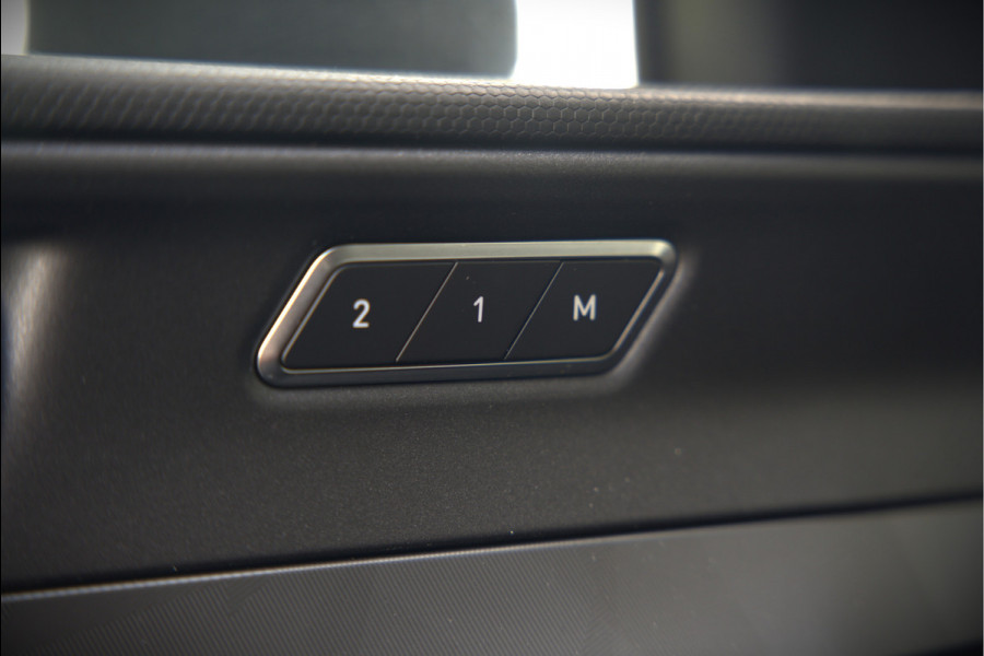 Lynk & Co 01 1.5 | Panoramadak | Stoelverwarming | Keyless | Apple Carplay | Memory Seat | Adaptive Cruise Control | Infinity | Navigatie | 360 Camera | Parkeersensoren | Ambiance Verlichting | SOH 94,2%