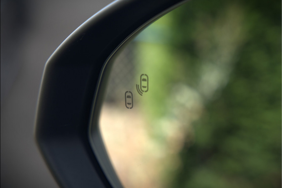 Lynk & Co 01 1.5 | Panoramadak | Stoelverwarming | Keyless | Apple Carplay | Memory Seat | Adaptive Cruise Control | Infinity | Navigatie | 360 Camera | Parkeersensoren | Ambiance Verlichting | SOH 94,2%