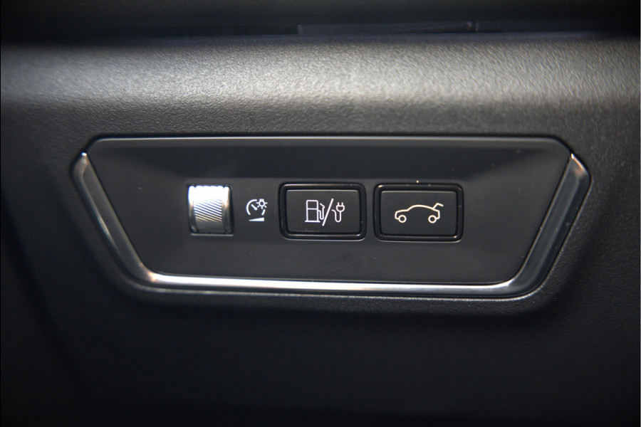 Lynk & Co 01 1.5 | Panoramadak | Stoelverwarming | Keyless | Apple Carplay | Memory Seat | Adaptive Cruise Control | Infinity | Navigatie | 360 Camera | Parkeersensoren | Ambiance Verlichting | SOH 94,2%
