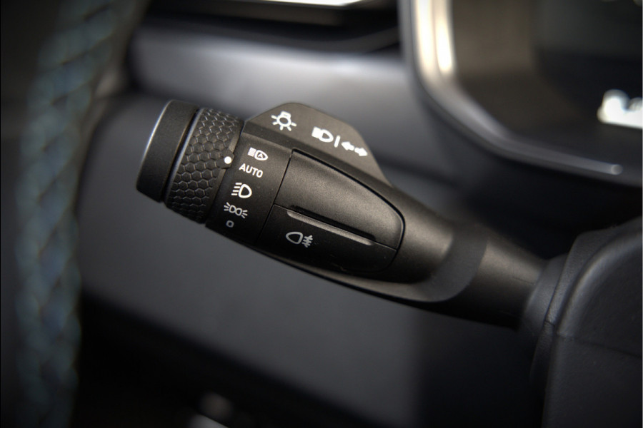 Lynk & Co 01 1.5 | Panoramadak | Stoelverwarming | Keyless | Apple Carplay | Memory Seat | Adaptive Cruise Control | Infinity | Navigatie | 360 Camera | Parkeersensoren | Ambiance Verlichting | SOH 94,2%