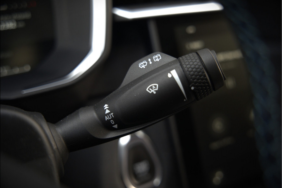 Lynk & Co 01 1.5 | Panoramadak | Stoelverwarming | Keyless | Apple Carplay | Memory Seat | Adaptive Cruise Control | Infinity | Navigatie | 360 Camera | Parkeersensoren | Ambiance Verlichting | SOH 94,2%