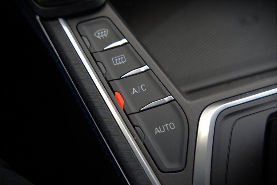 Lynk & Co 01 1.5 | Panoramadak | Stoelverwarming | Keyless | Apple Carplay | Memory Seat | Adaptive Cruise Control | Infinity | Navigatie | 360 Camera | Parkeersensoren | Ambiance Verlichting | SOH 94,2%