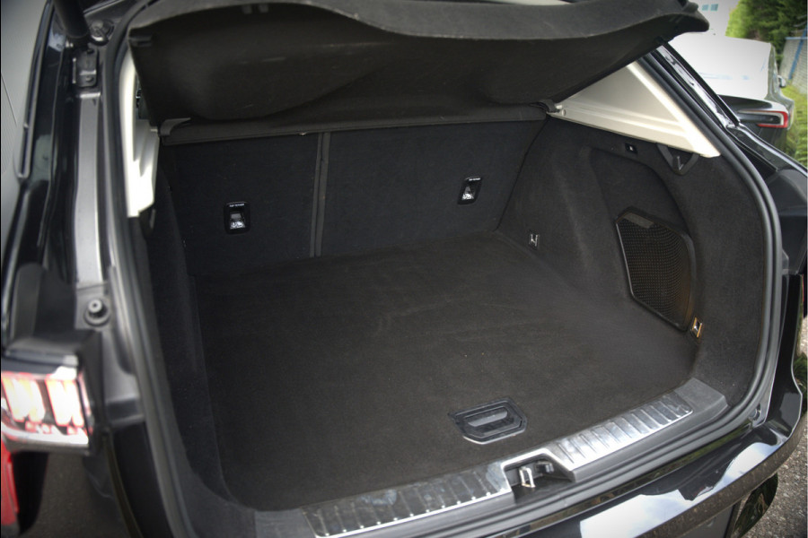 Lynk & Co 01 1.5 | Panoramadak | Stoelverwarming | Keyless | Apple Carplay | Memory Seat | Adaptive Cruise Control | Infinity | Navigatie | 360 Camera | Parkeersensoren | Ambiance Verlichting | SOH 94,2%