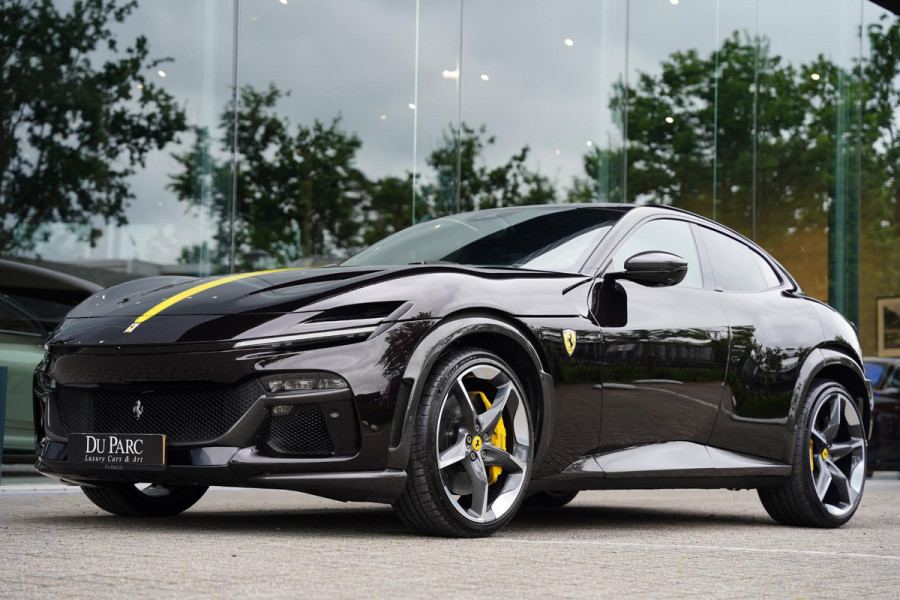 Ferrari Purosangue 6.5 V12 / Retrofit Steering Wheel / Full Carbon / Electrochromic Roof