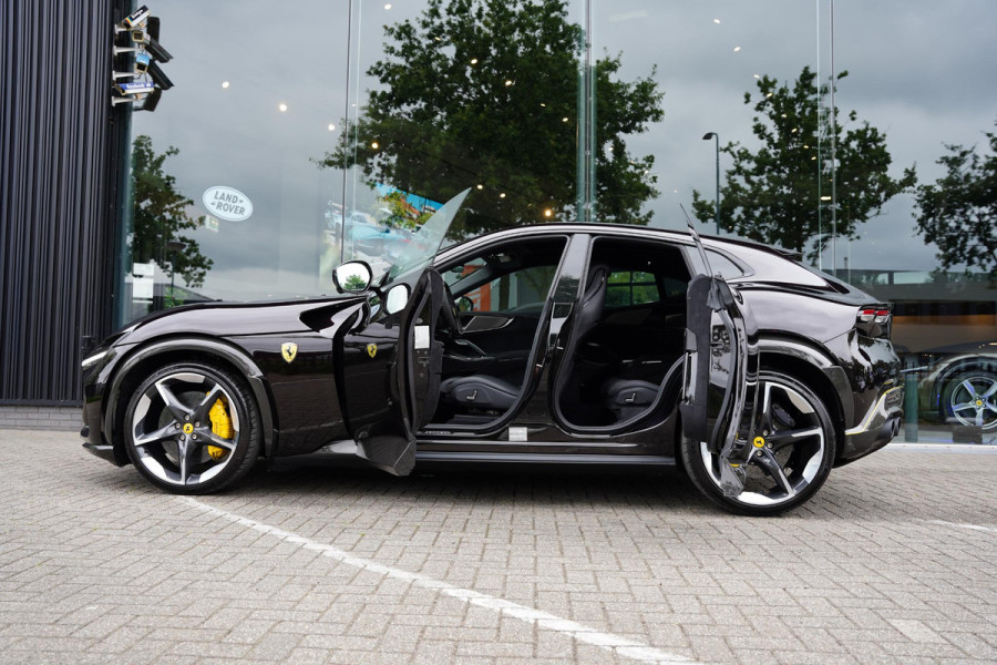Ferrari Purosangue 6.5 V12 / Retrofit Steering Wheel / Full Carbon / Electrochromic Roof