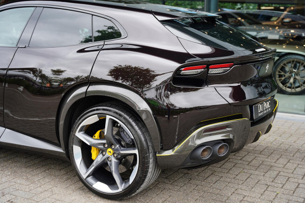Ferrari Purosangue 6.5 V12 / Retrofit Steering Wheel / Full Carbon / Electrochromic Roof