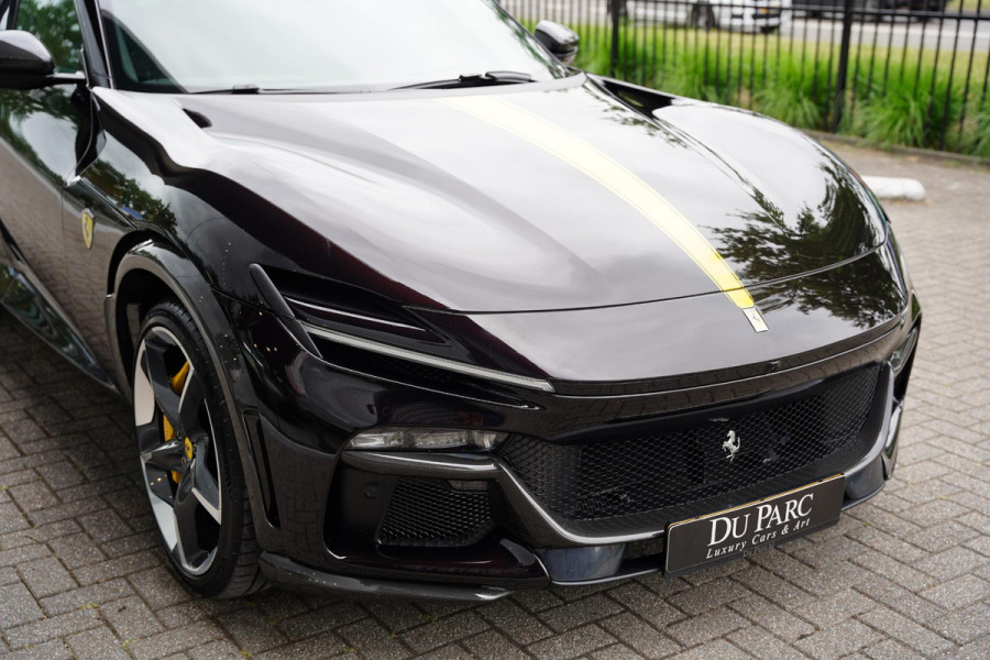 Ferrari Purosangue 6.5 V12 / Retrofit Steering Wheel / Full Carbon / Electrochromic Roof