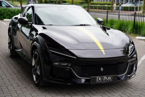 Ferrari Purosangue 6.5 V12 / Retrofit Steering Wheel / Full Carbon / Electrochromic Roof
