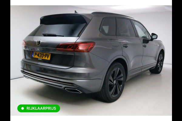 Volkswagen Touareg 3.0 TSi 4MOTION R-line 462 PK | Panoramadak | Luchtvering | Leer | Travel Assist | El.verstelbare stoel met geheugen, Wegklapbare trekhaak, Stoel- stuurverwarming, Keyless, Sfeerverlichting