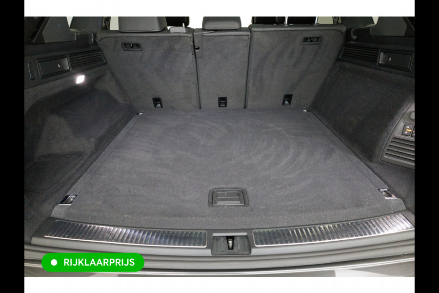 Volkswagen Touareg 3.0 TSi 4MOTION R-line 462 PK | Panoramadak | Luchtvering | Leer | Travel Assist | El.verstelbare stoel met geheugen, Wegklapbare trekhaak, Stoel- stuurverwarming, Keyless, Sfeerverlichting
