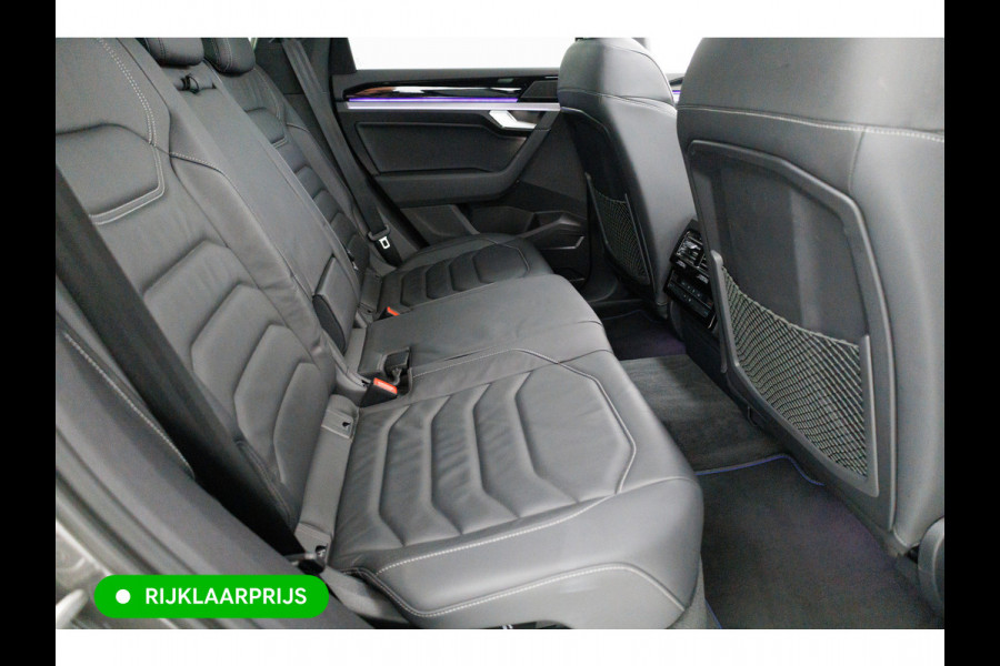 Volkswagen Touareg 3.0 TSi 4MOTION R-line 462 PK | Panoramadak | Luchtvering | Leer | Travel Assist | El.verstelbare stoel met geheugen, Wegklapbare trekhaak, Stoel- stuurverwarming, Keyless, Sfeerverlichting