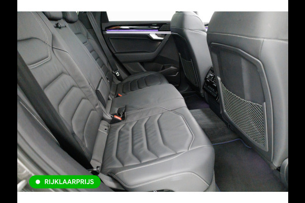 Volkswagen Touareg 3.0 TSi 4MOTION R-line 462 PK | Panoramadak | Luchtvering | Leer | Travel Assist | El.verstelbare stoel met geheugen, Wegklapbare trekhaak, Stoel- stuurverwarming, Keyless, Sfeerverlichting