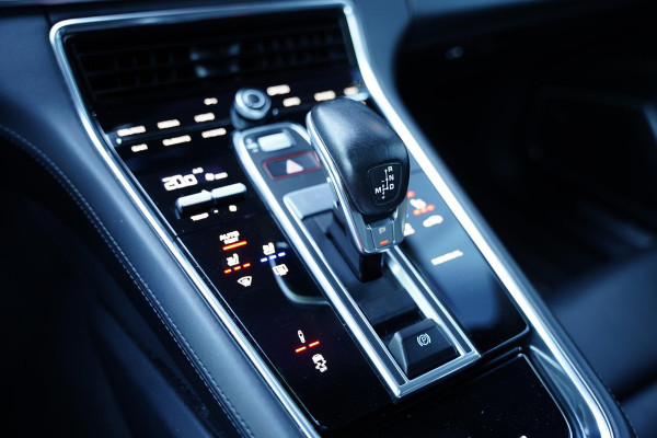 Porsche Panamera Sport Turismo 2.9 4S / Krijtgrijs / Sport Design / Sportuitlaat