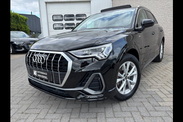 Audi Q3 45 TFSI e S edition PANO / S-LINE / LEDER ALCANTARA / CAMERA / LED / VERWARMDE STOELEN / SPORTSTOELEN