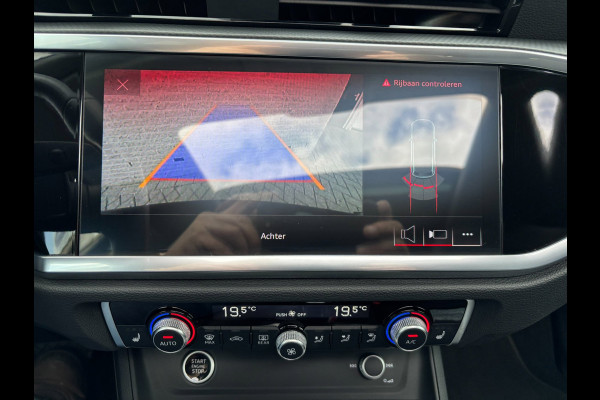 Audi Q3 45 TFSI e S edition PANO / S-LINE / LEDER ALCANTARA / CAMERA / LED / VERWARMDE STOELEN / SPORTSTOELEN