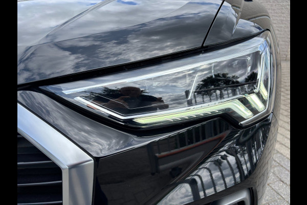 Audi Q3 45 TFSI e S edition PANO / S-LINE / LEDER ALCANTARA / CAMERA / LED / VERWARMDE STOELEN / SPORTSTOELEN