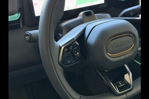 Lynk & Co 08 2026 • 345PK • 200KM ELEKTRISCH PHEV DIRECT LEVERBAAR • Massage Stoelen • Verwarmd/Ventilatie • Panorama • Matrix LED • Harman K PHEV