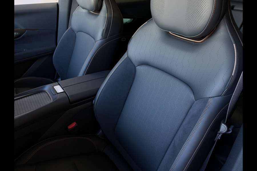Lynk & Co 08 2026 • 345PK • 200KM ELEKTRISCH PHEV DIRECT LEVERBAAR • Massage Stoelen • Verwarmd/Ventilatie • Panorama • Matrix LED • Harman K PHEV