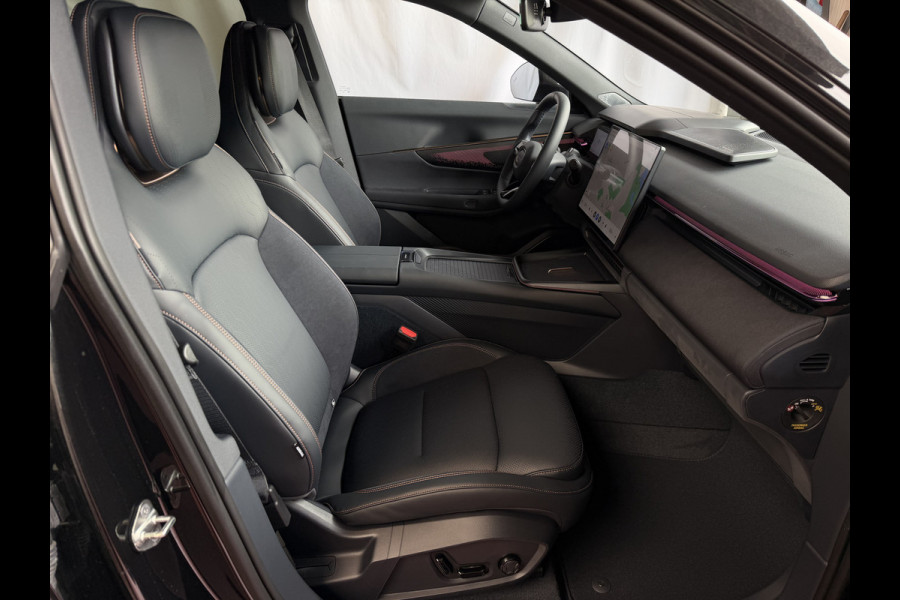 Lynk & Co 08 2026 • 345PK • 200KM ELEKTRISCH PHEV DIRECT LEVERBAAR • Massage Stoelen • Verwarmd/Ventilatie • Panorama • Matrix LED • Harman K PHEV